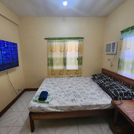 Larosa Hostel Puerto Princesa Екстериор снимка