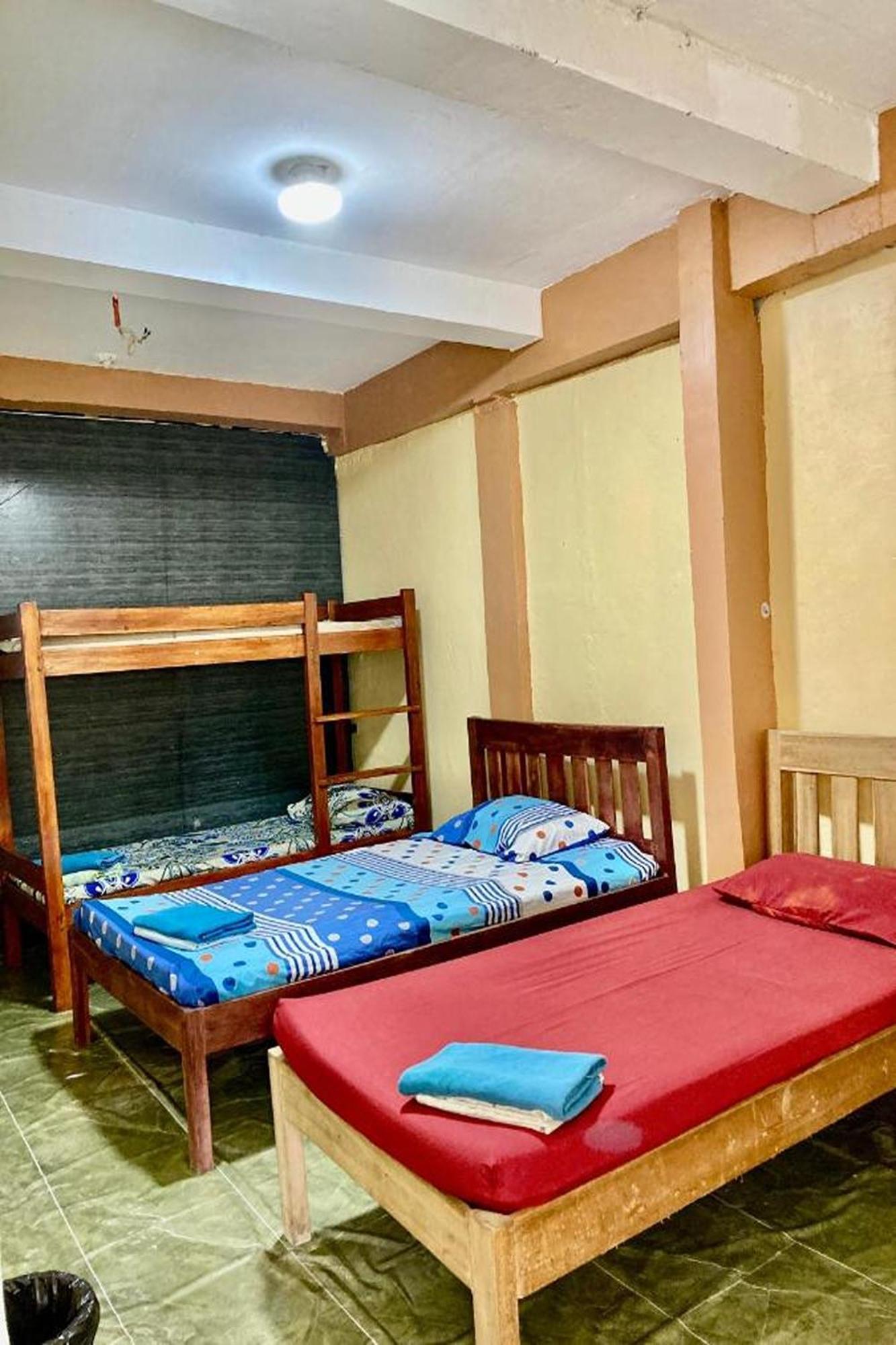 Larosa Hostel Puerto Princesa Екстериор снимка