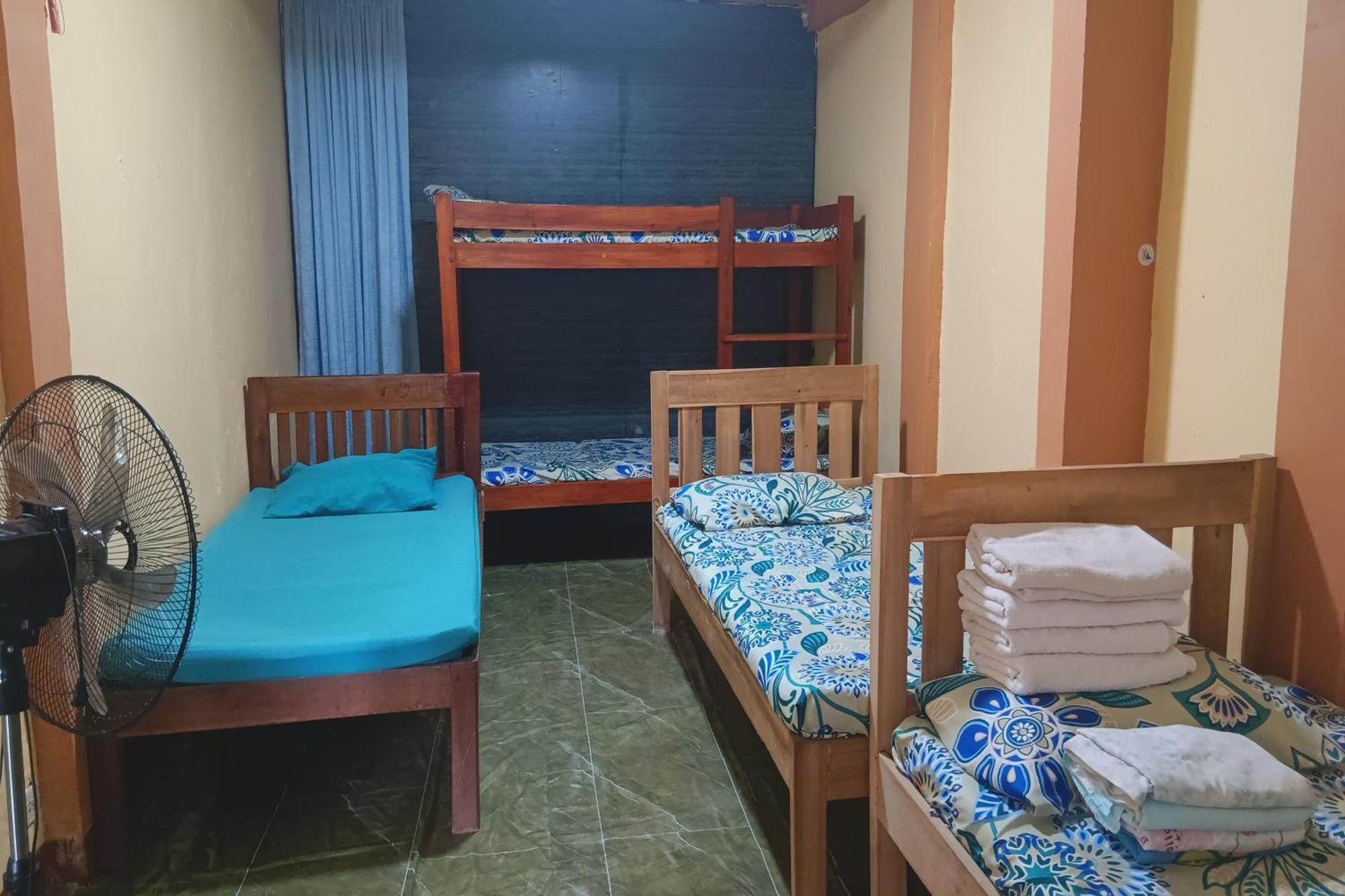 Larosa Hostel Puerto Princesa Екстериор снимка