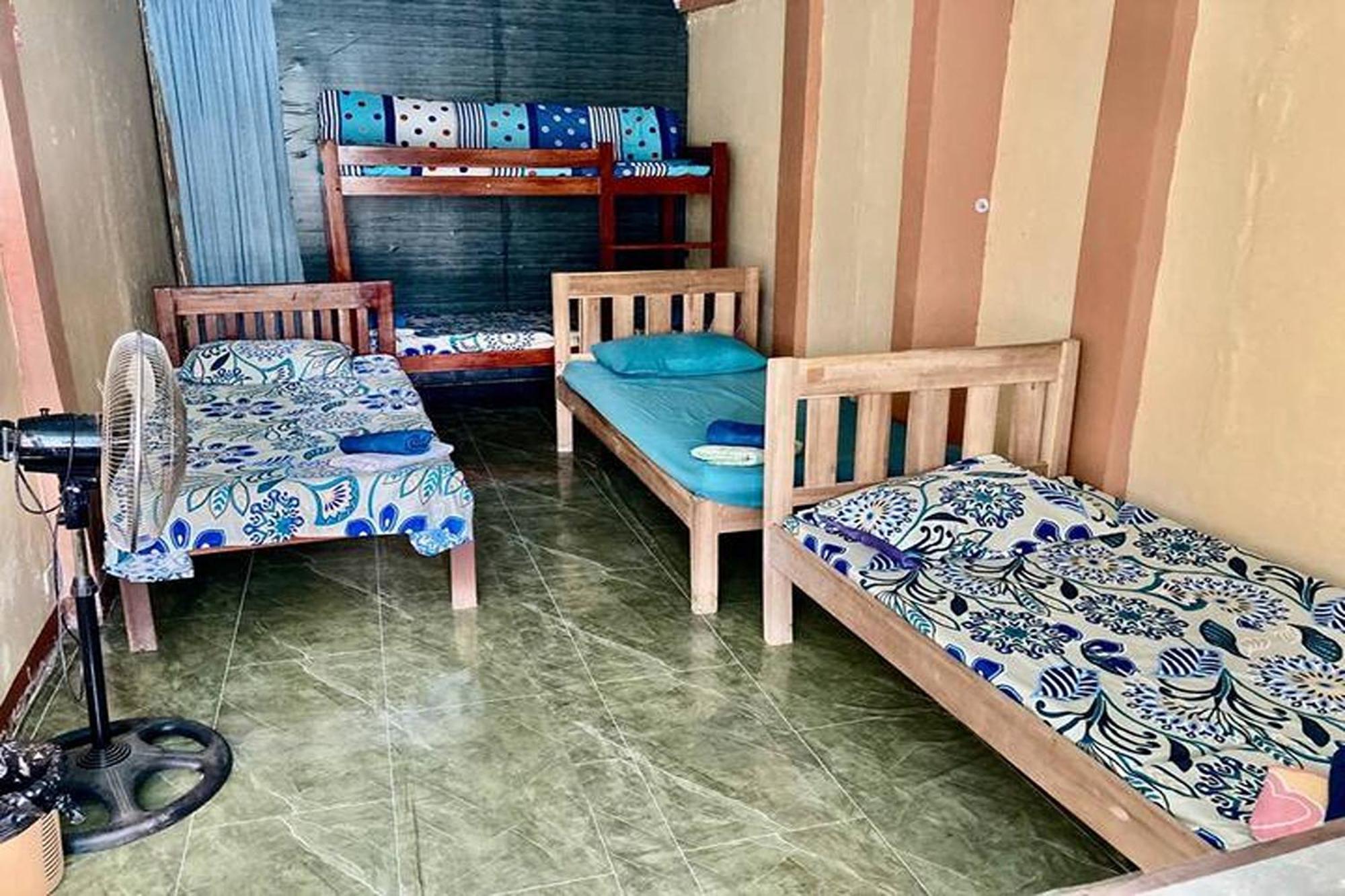 Larosa Hostel Puerto Princesa Екстериор снимка